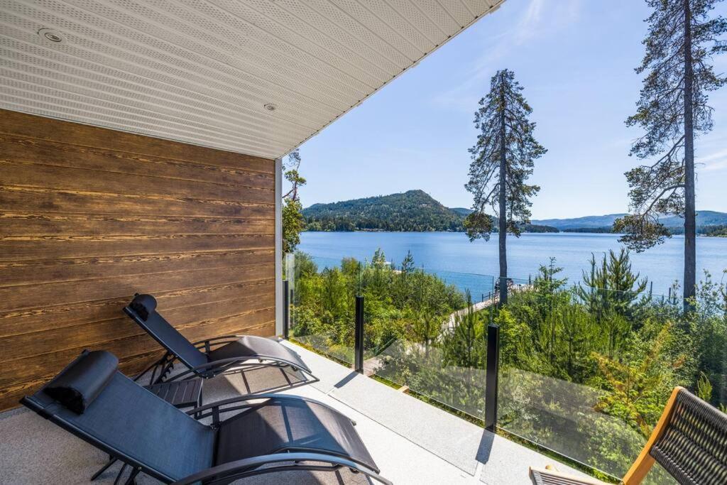 Kelly'S Sunset Lake Retreat Shawnigan Lake Exteriör bild