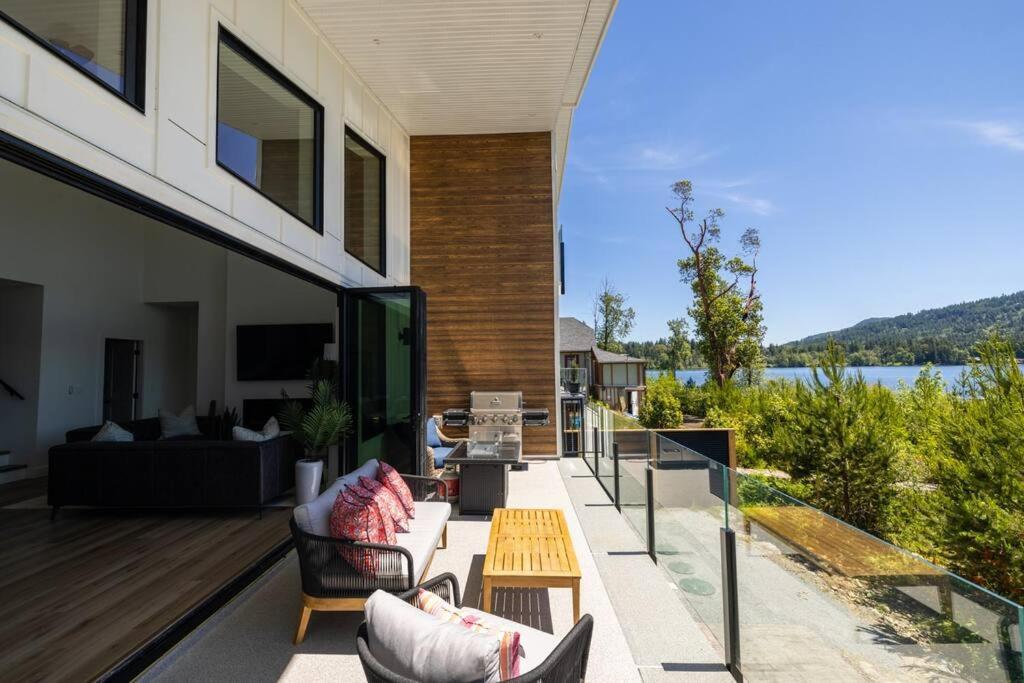 Kelly'S Sunset Lake Retreat Shawnigan Lake Exteriör bild