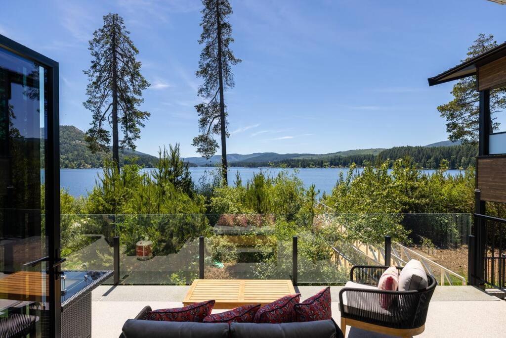Kelly'S Sunset Lake Retreat Shawnigan Lake Exteriör bild