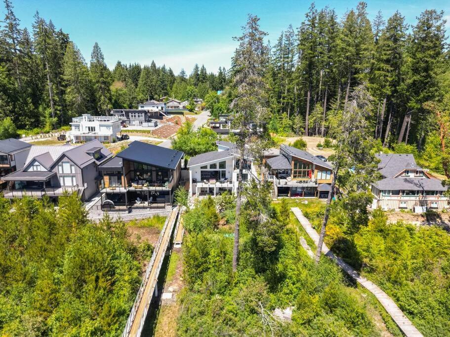 Kelly'S Sunset Lake Retreat Shawnigan Lake Exteriör bild