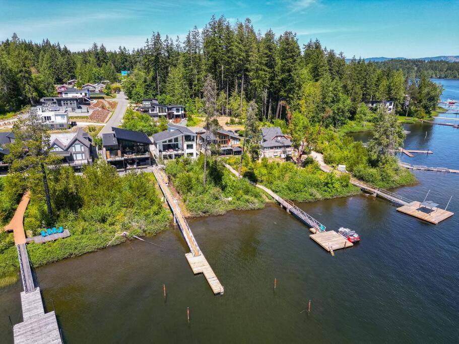 Kelly'S Sunset Lake Retreat Shawnigan Lake Exteriör bild