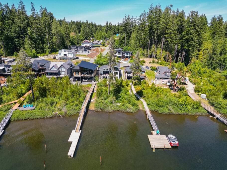 Kelly'S Sunset Lake Retreat Shawnigan Lake Exteriör bild